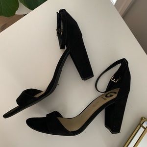 Guess SZ 9.5 Suede High Heels 4 inch Heel — worn once